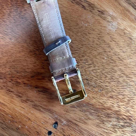 Micheal Kors analog watch like new - Picture 2 of 6